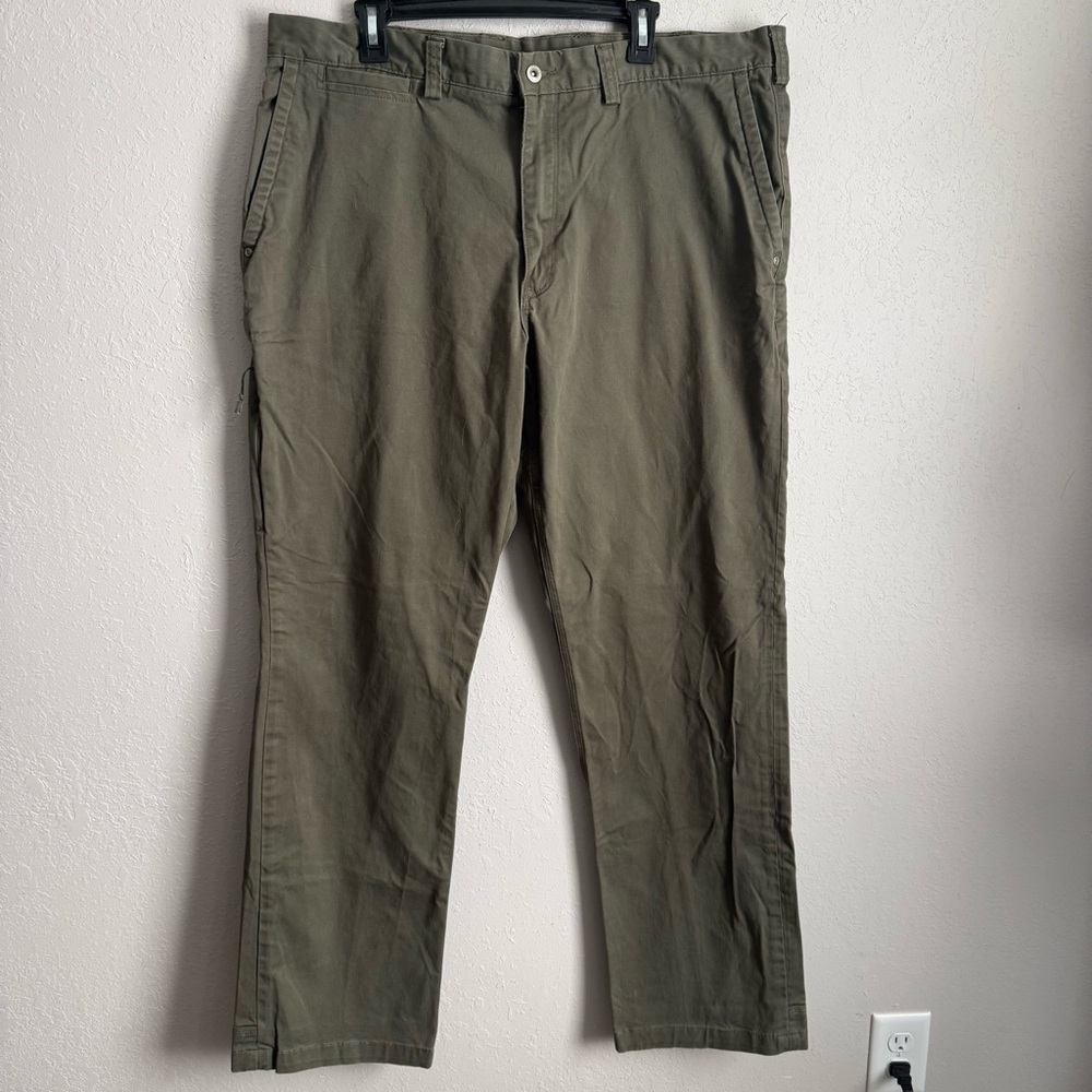 Men’s 40x34 Green Duluth Flex Ballroom Outdoor Gorpcore Workman’s Khaki Pants